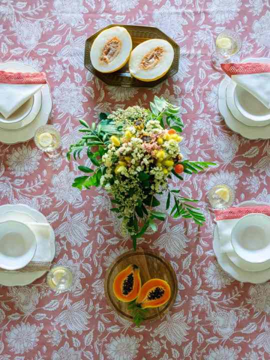 Tovaglia rosa antico “Fiori di Jaipur” – Blanc Mariclò